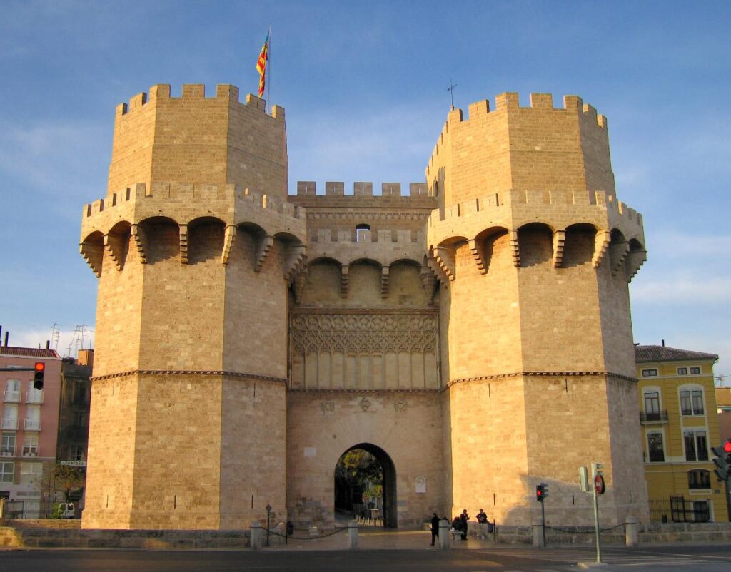 Torres de Serranos photo 2